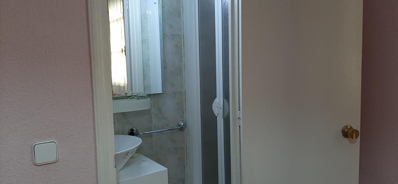 Hostal San Martin Madrid Luaran gambar