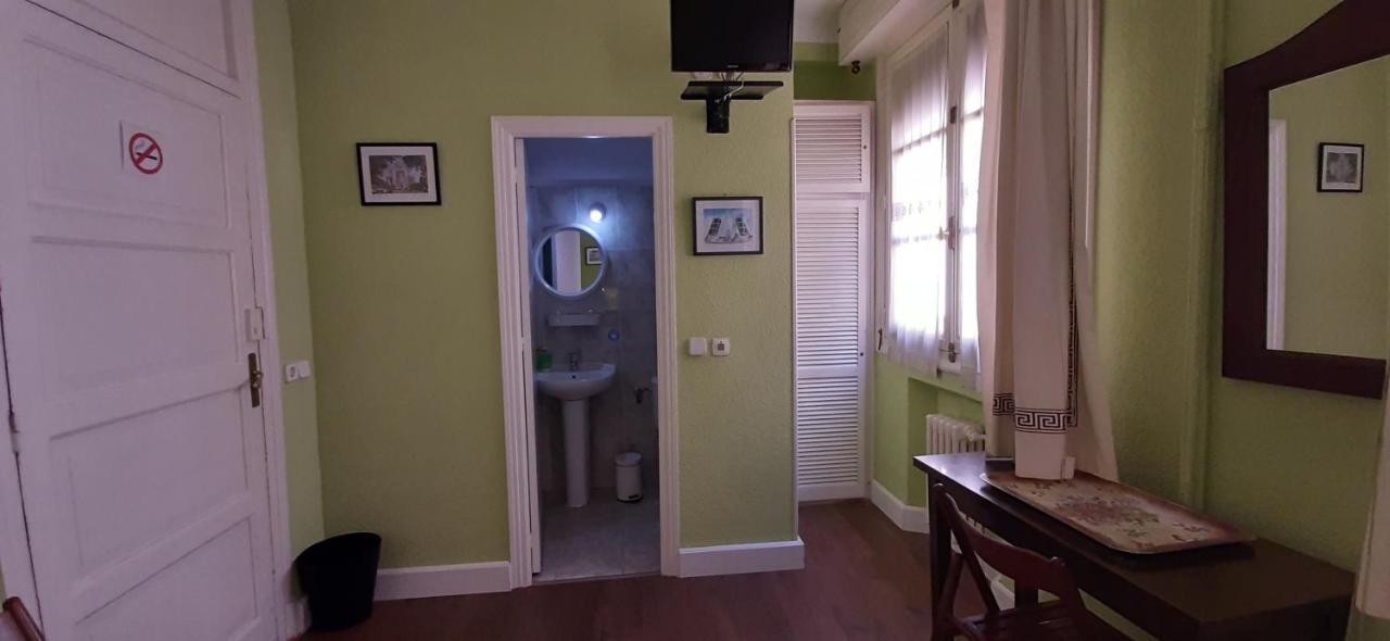 Hostal San Martin Madrid Luaran gambar
