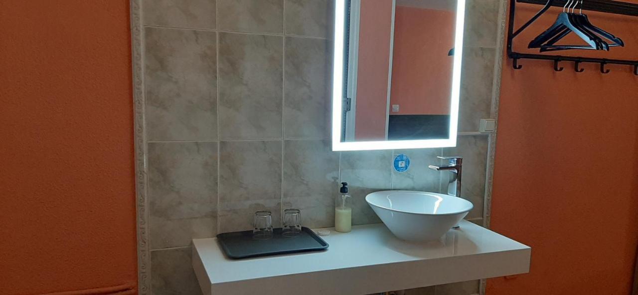 Hostal San Martin Madrid Luaran gambar
