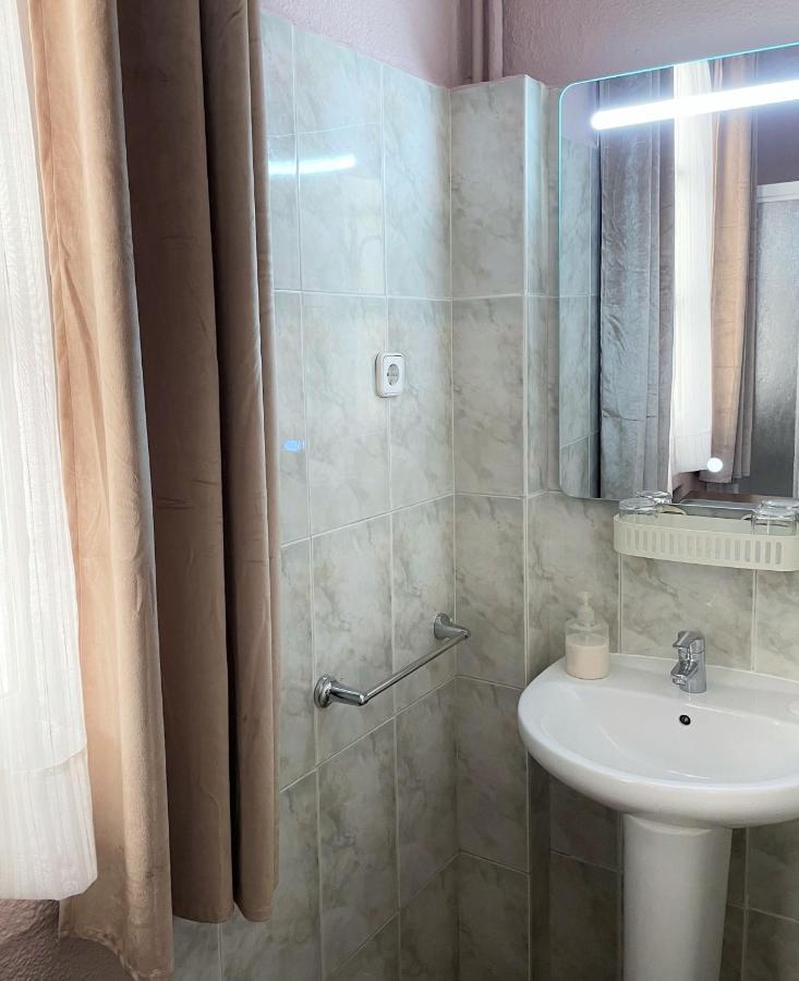 Hostal San Martin Madrid Luaran gambar