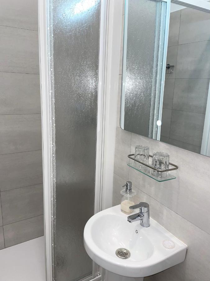Hostal San Martin Madrid Luaran gambar